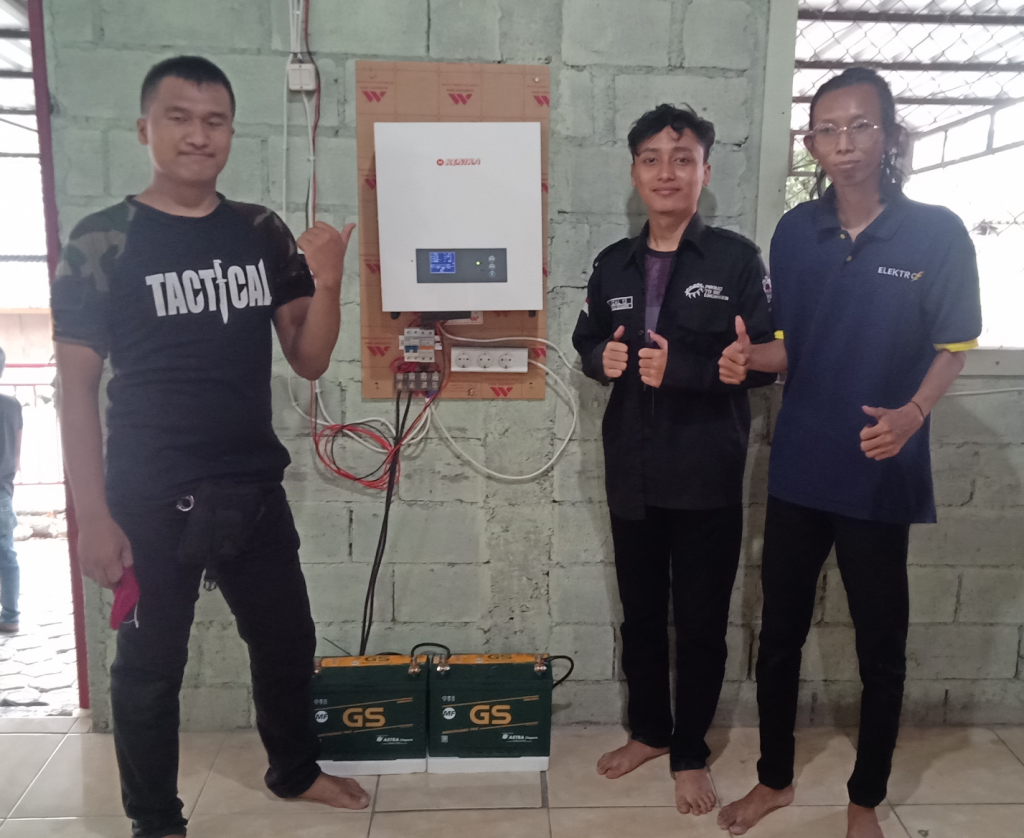 Pemasangan Pembangkit Listrik Tenaga Surya Mandiri Di Deliksari