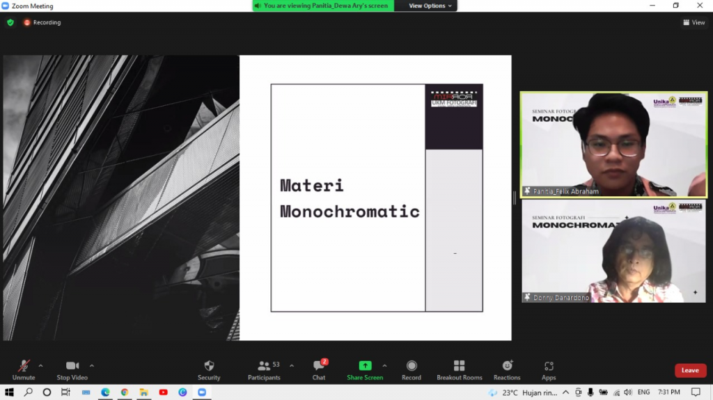 Gambar 1. Foto saat pemberian materi Monochromatic
