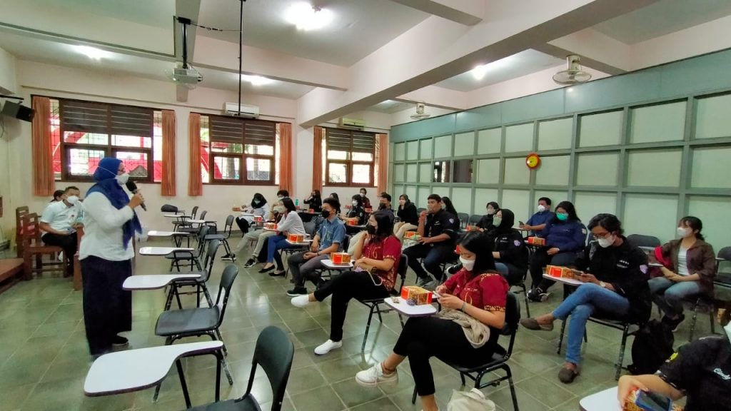 Ormawa Unika Ikuti Sosialisasi HIV/AIDS Ormawa Unika Ikuti Sosialisasi HIV/AIDS