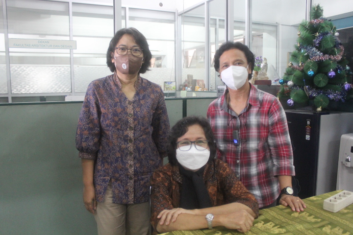 Ide Omah Panggung Hidrolis Hantar Tim Peneliti Unika Terima Sertifikat Paten Sederhana Ide Omah Panggung Hidrolis Hantar Tim Peneliti Unika Terima Sertifikat Paten Sederhana