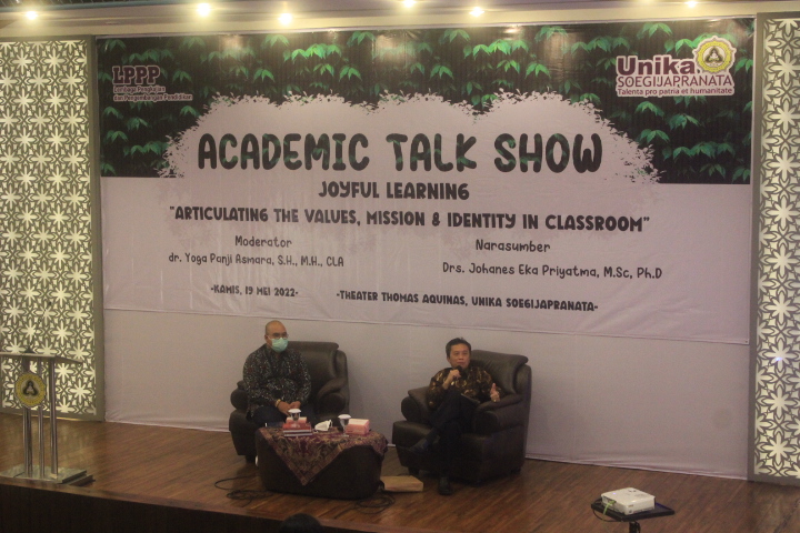 Unika Soegijapranata Menuju Joyful Learning