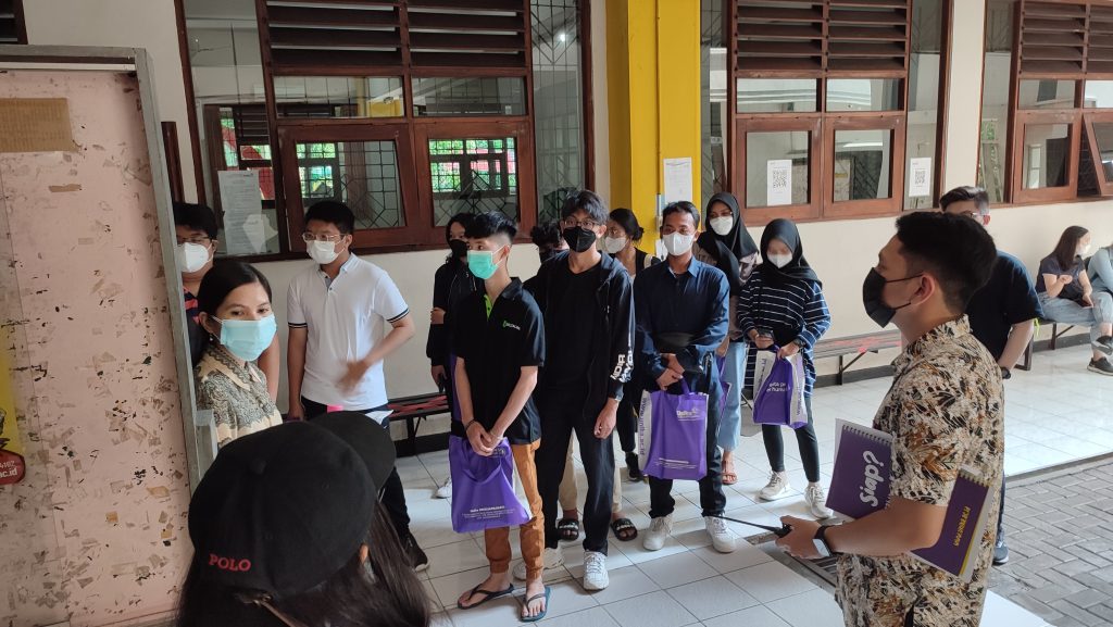 CALON MAHASISWA UNIKA SOEGIJAPRANATA TOUR KELILING KAMPUS