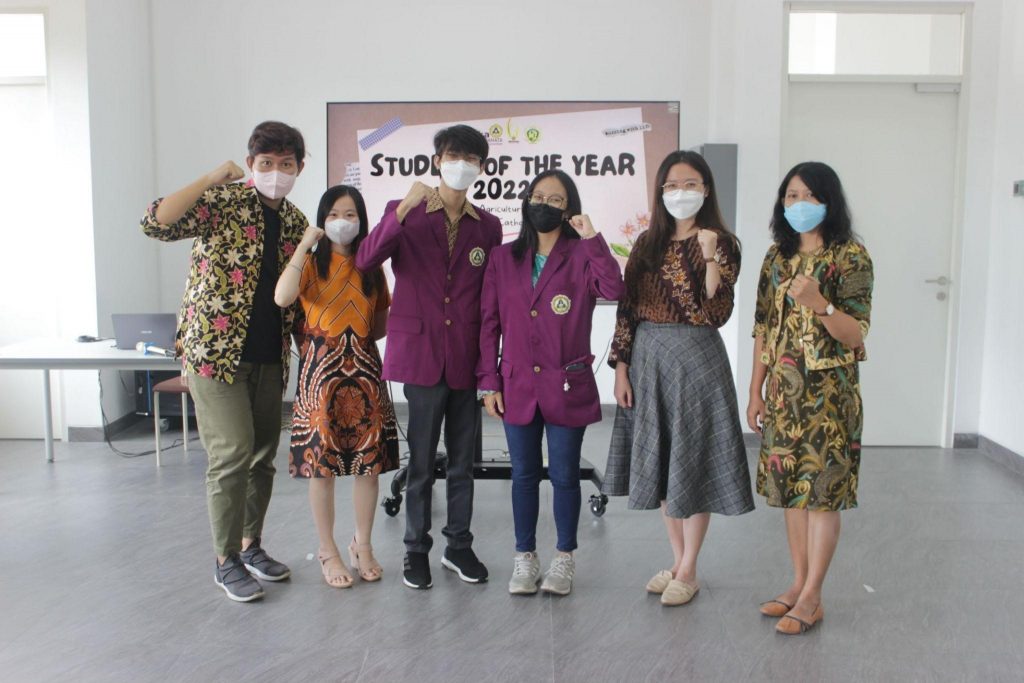 STUDENT OF THE YEAR FAKULTAS TEKNOLOGI PERTANIAN 2022 STUDENT OF THE YEAR FAKULTAS TEKNOLOGI PERTANIAN 2022