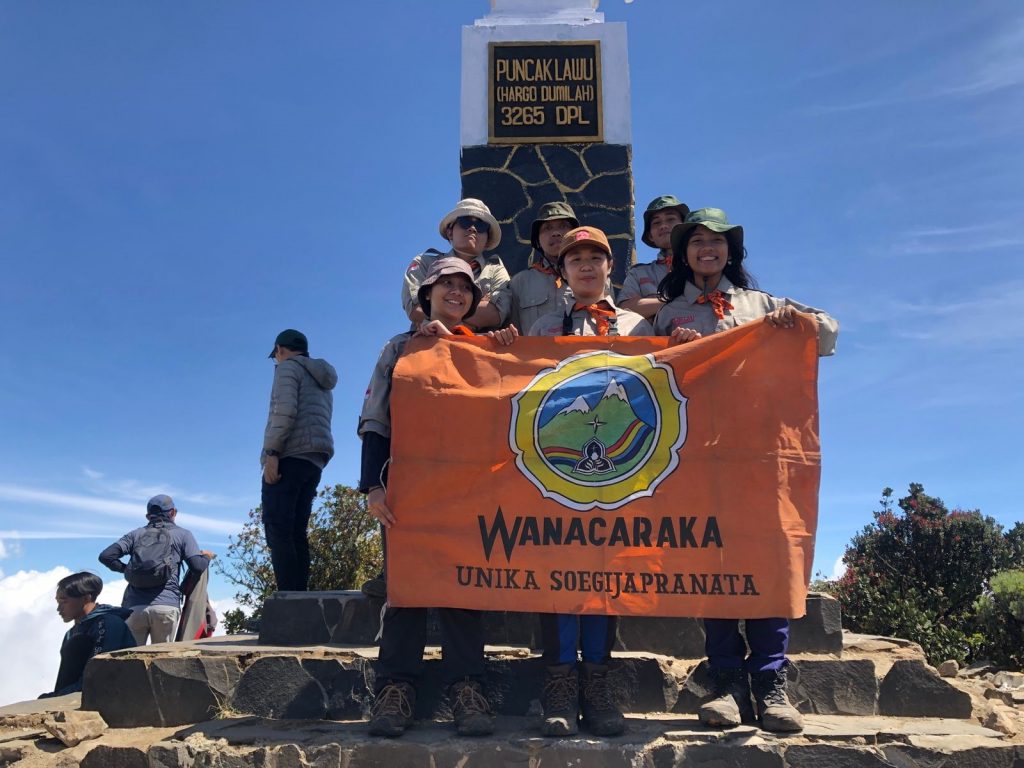 UKM Wanacaraka – Pendakian Gunung Lawu