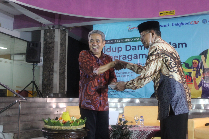 Jelang Dies Natalis ke-40, Unika Soegijapranata Adakan Kenduri bersama Warga Bendan Dhuwur