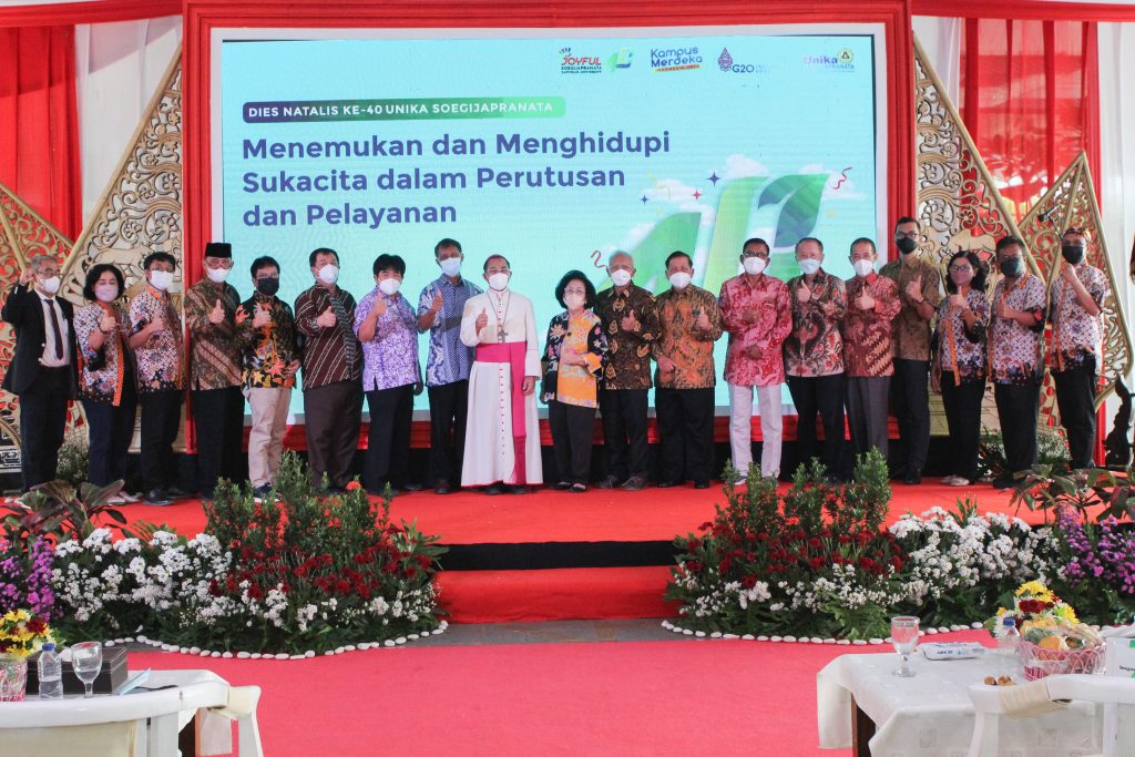 Dies Natalis 40, Unika Soegijapranata Terus Menggembleng Generasi Muda dalam Pengetahuan dan Budaya yang Menginspirasi Dies Natalis 40, Unika Soegijapranata Terus Menggembleng Generasi Muda dalam Pengetahuan dan Budaya yang Menginspirasi