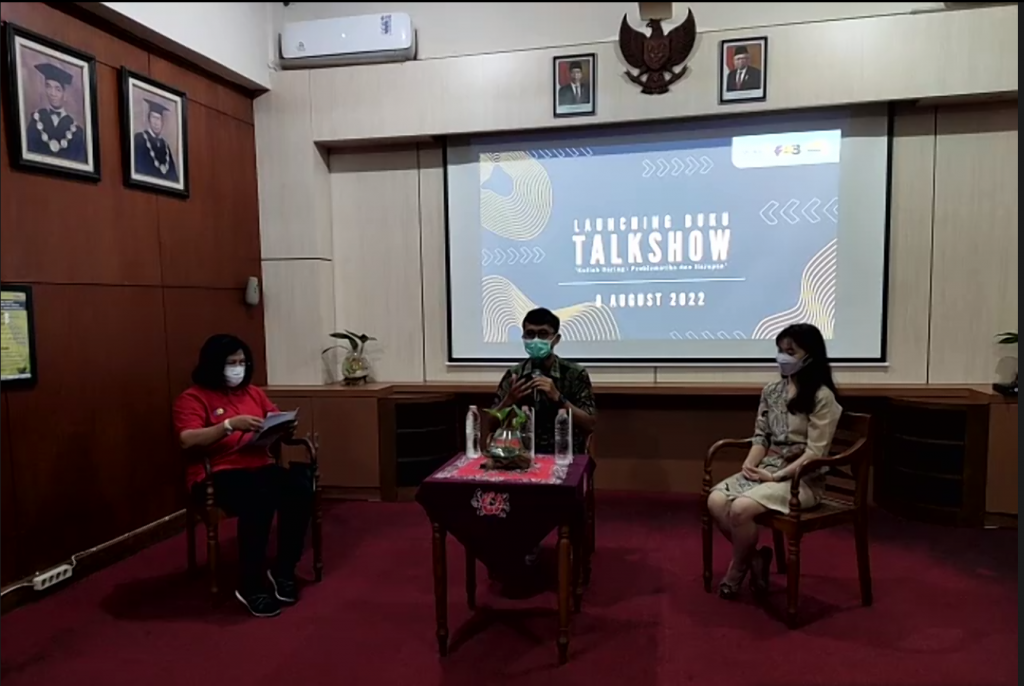FEB Unika Soegijapranata Meluncurkan Buku Karya Mahasiswa Manajemen Berjudul “Kuliah Daring: Problematika dan Harapan”