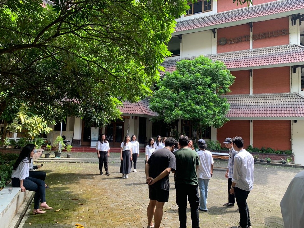 Pembuatan Rekaman dan Video MARS Fakultas Hukum dan Komunikasi Pembuatan Rekaman dan Video MARS Fakultas Hukum dan Komunikasi
