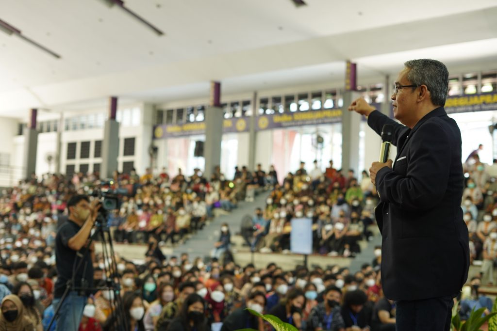 Rektor Unika Soegijapranata Menyambut Soegija Muda dalam PTMB 2022