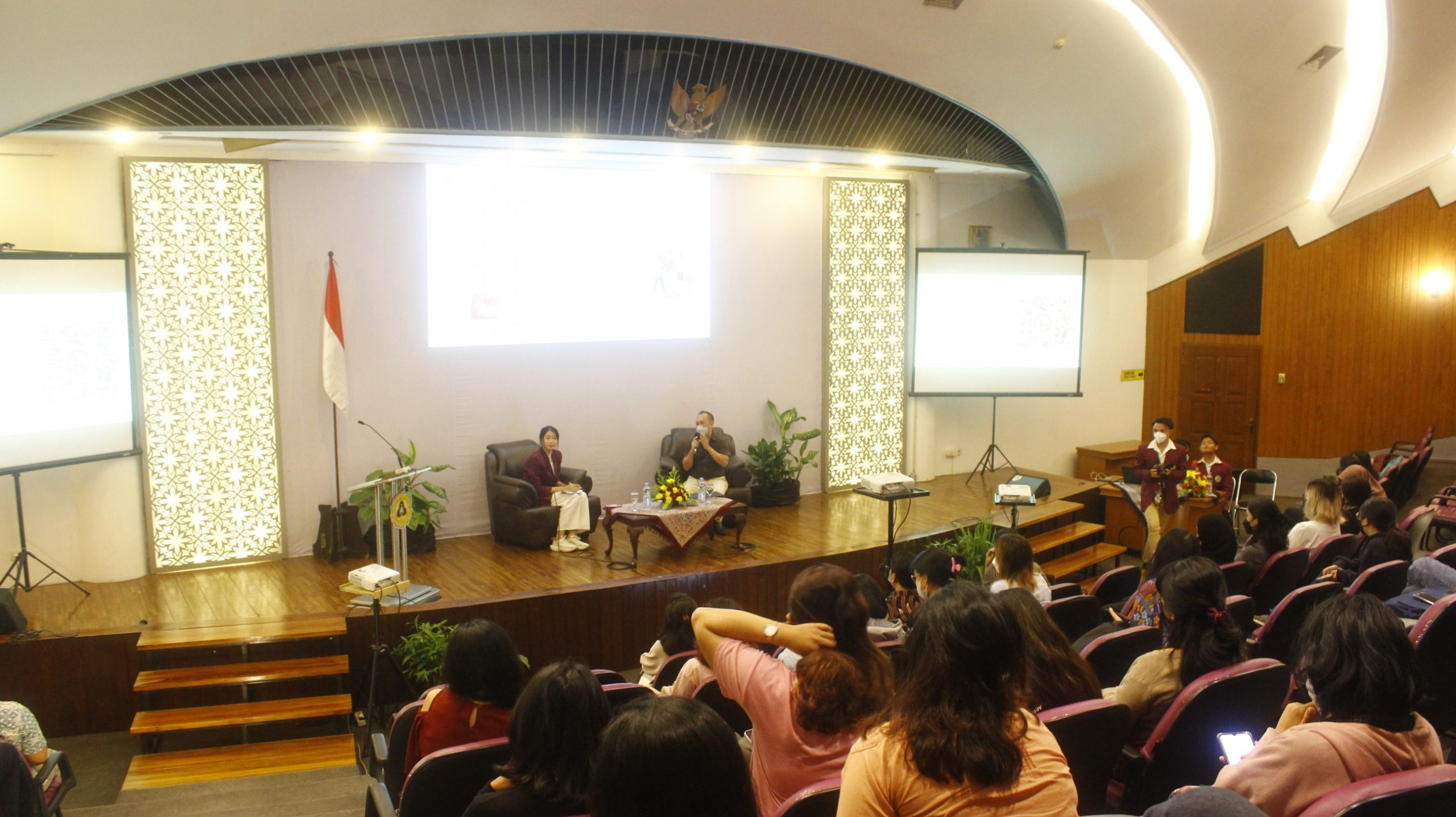 Faculty Language and Arts (FLA) Mengadakan Kuliah Umum “On Becoming a Successful Entrepreneur”