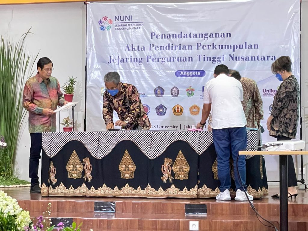 Unika Soegijapranata Tanda Tangani Akta Pendirian Nationwide University Network in Indonesia (NUNI)