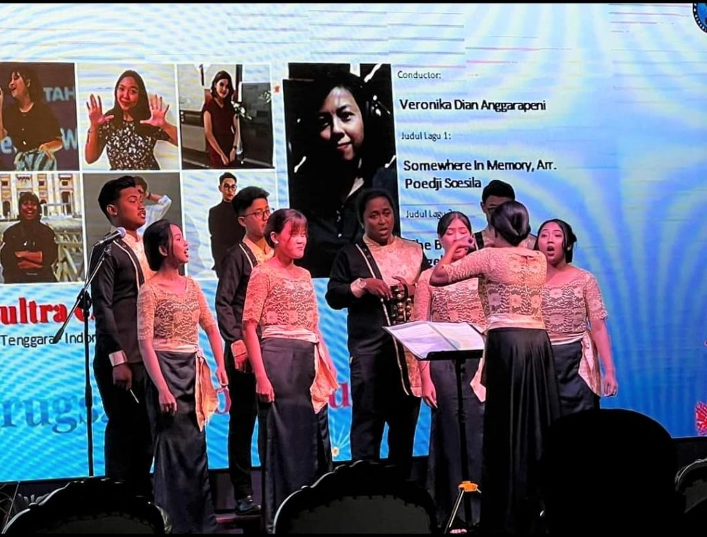 Mahasiswa Psikologi Raih Gold Medal dalam Ajang Bali Christmas Choral Competition 2022 Mahasiswa Psikologi Raih Gold Medal dalam Ajang Bali Christmas Choral Competition 2022