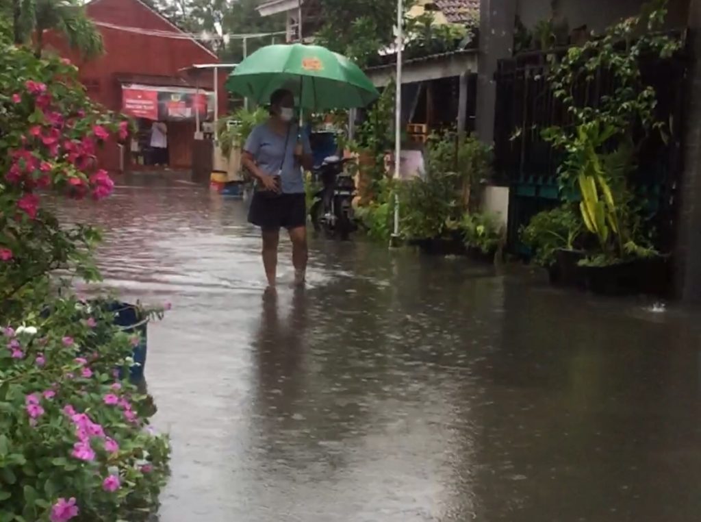 Pembuatan Saluran Drainase, Salah Satu Solusi Banjir Semarang