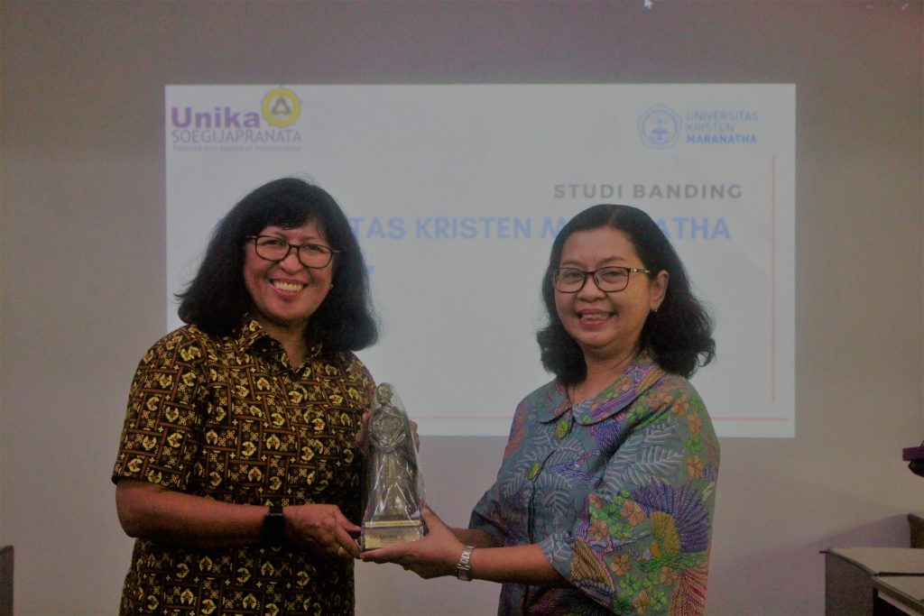 Benchmarking Sumber Daya, Universitas Kristen Maranatha Kunjungi SCU