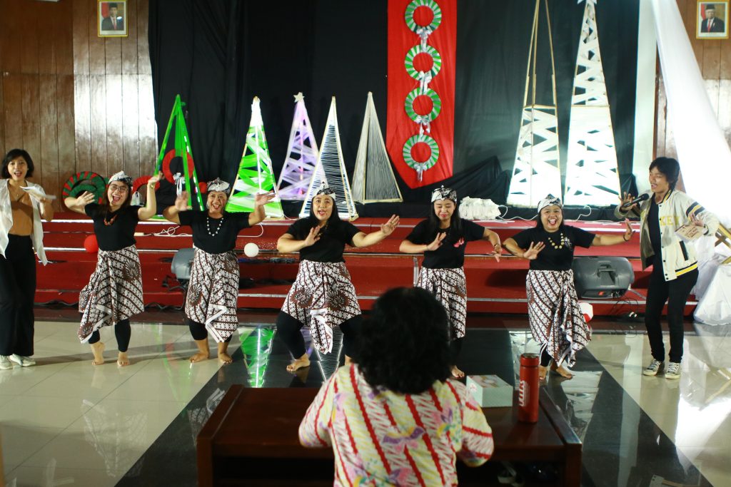Soegijapranata Got Talent; Wadah Unjuk Bakat Dosen dan Tenaga Kependidikan Soegijapranata Got Talent; Wadah Unjuk Bakat Dosen dan Tenaga Kependidikan