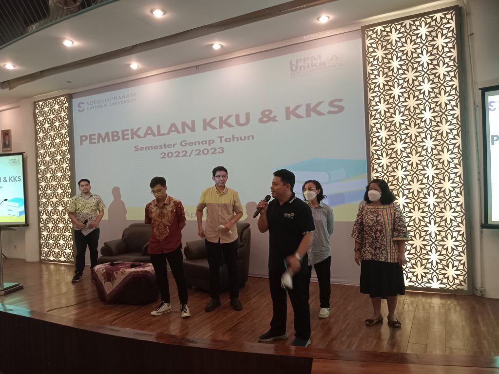 Sebelum Turunkan Mahasiswa Pengabdian Kepada Masyarakat, LPPM SCU Selenggarakan Pembekalan KKU & KKS