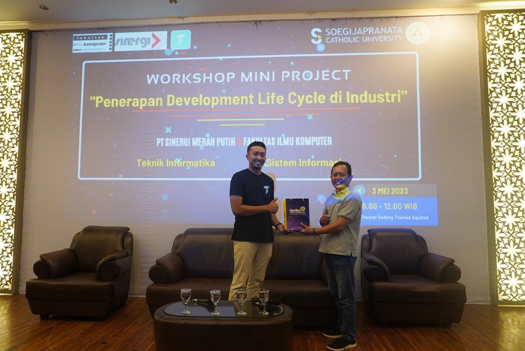 Kerjasama dengan PT Sinergi Merah Putih, Fakultas Ilmu Komputer SCU Gelar Workshop Mini Project Untuk Mahasiswa