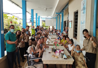 Psychology For Humanity; Mahasiswa Fakultas Psikologi SCU Kunjungi Panti Asuhan dan Panti Wredha di Semarang