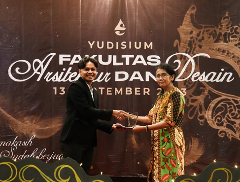 FAD SCU Lepas Lulusannya dalam Prosesi Yudisium III Periode 2022/2023