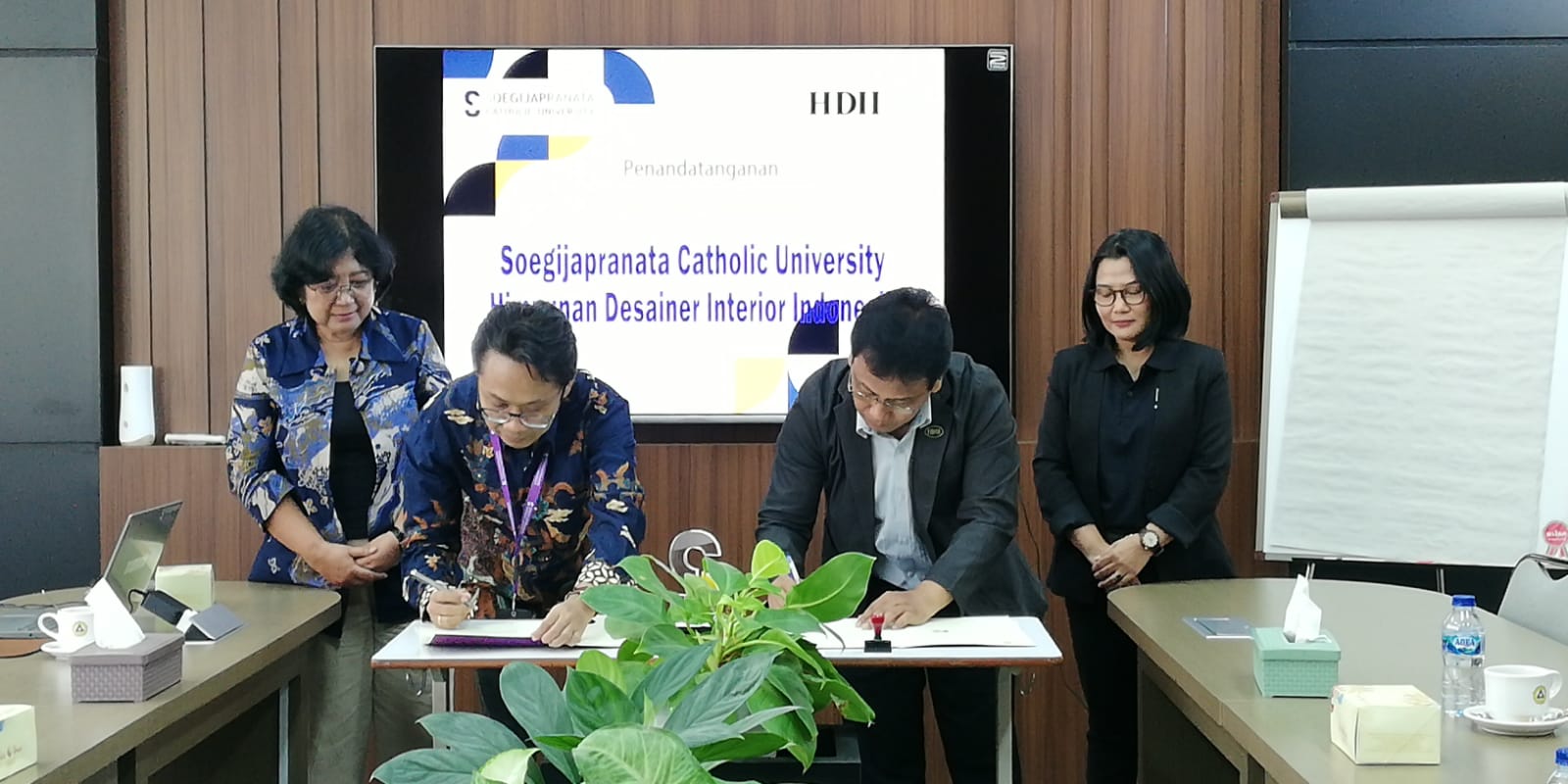 SCU Kembangkan Tri Dharma Perguruan Tinggi bersama HDII SCU Kembangkan Tri Dharma Perguruan Tinggi bersama HDII