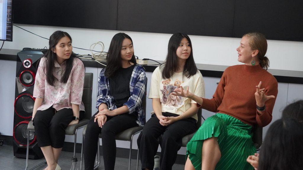 Hidupkan Pengalaman Internasional di Kelas, IUP SCU Gelar Mentoring Session