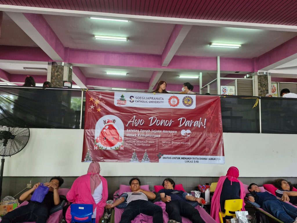 Berbagi Sukacita Natal, KSR-PMI dan Psikopala Gelar Aksi Donor Darah