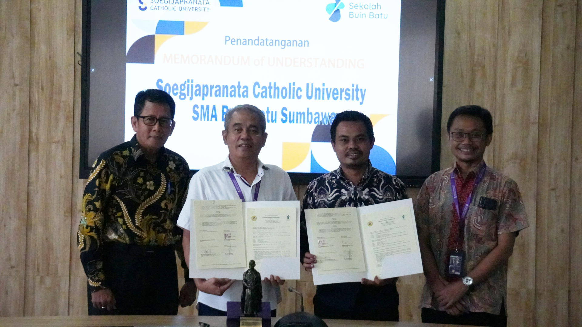 SCU Kembangkan Sektor Pendidikan di SMA Buin Batu Sumbawa SCU Kembangkan Sektor Pendidikan di SMA Buin Batu Sumbawa