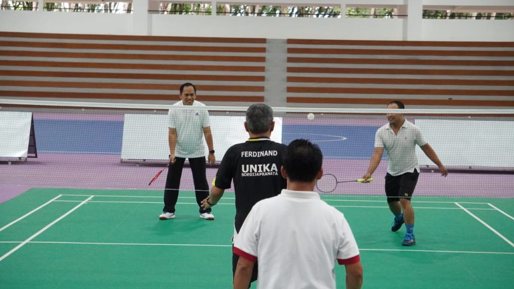 LLDIKTI VI Bersama Beberapa PTS se-Jawa Tengah Jajal Sport Hall Kampus SCU
