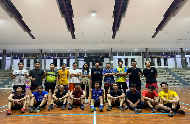 UKM Badminton FHK SCU Lakukan Sparring dengan UKM Badminton PSGD Unnes UKM Badminton FHK SCU Lakukan Sparring dengan UKM Badminton PSGD Unnes