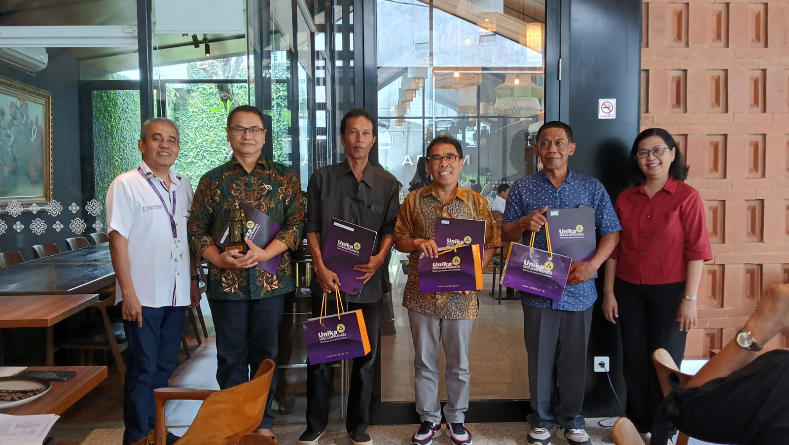 Pelepasan Purna Tugas Dosen dan Tendik SCU
