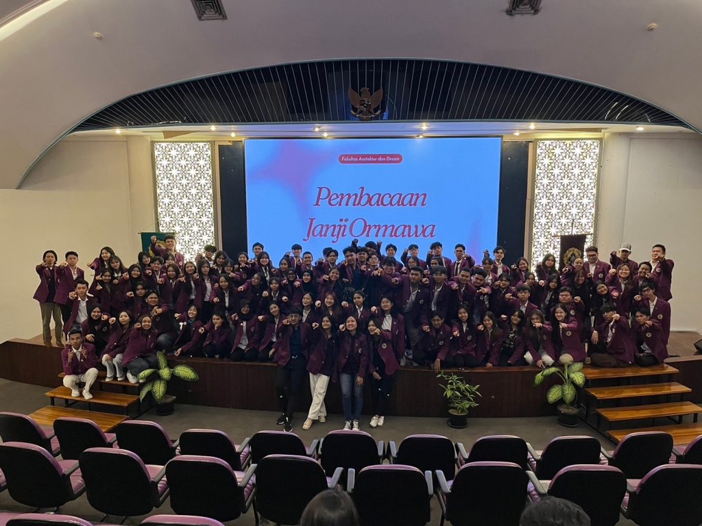 Serah Terima Jabatan Senat Mahasiswa FAD SCU Periode 2023/2024 Serah Terima Jabatan Senat Mahasiswa FAD SCU Periode 2023/2024