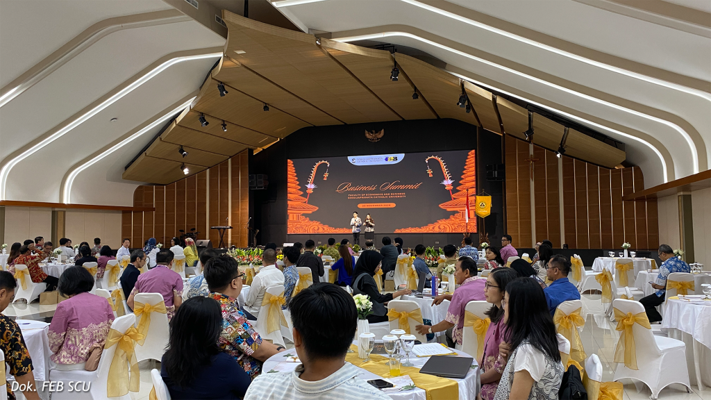 Business Summit FEB SCU Buka Peluang Kerja Sama Dunia Akademik dan Industri Business Summit FEB SCU Buka Peluang Kerja Sama Dunia Akademik dan Industri