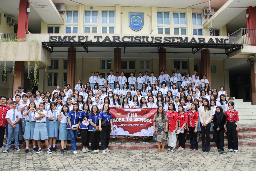 Mahasiswa FHK SCU Kenalkan Fakultas ke Pelajar Kota Semarang