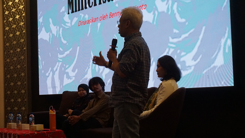 Seminar Lawsociopreneur, Meninjau Potensi Militerisasi dalam Demokrasi Konstitusional