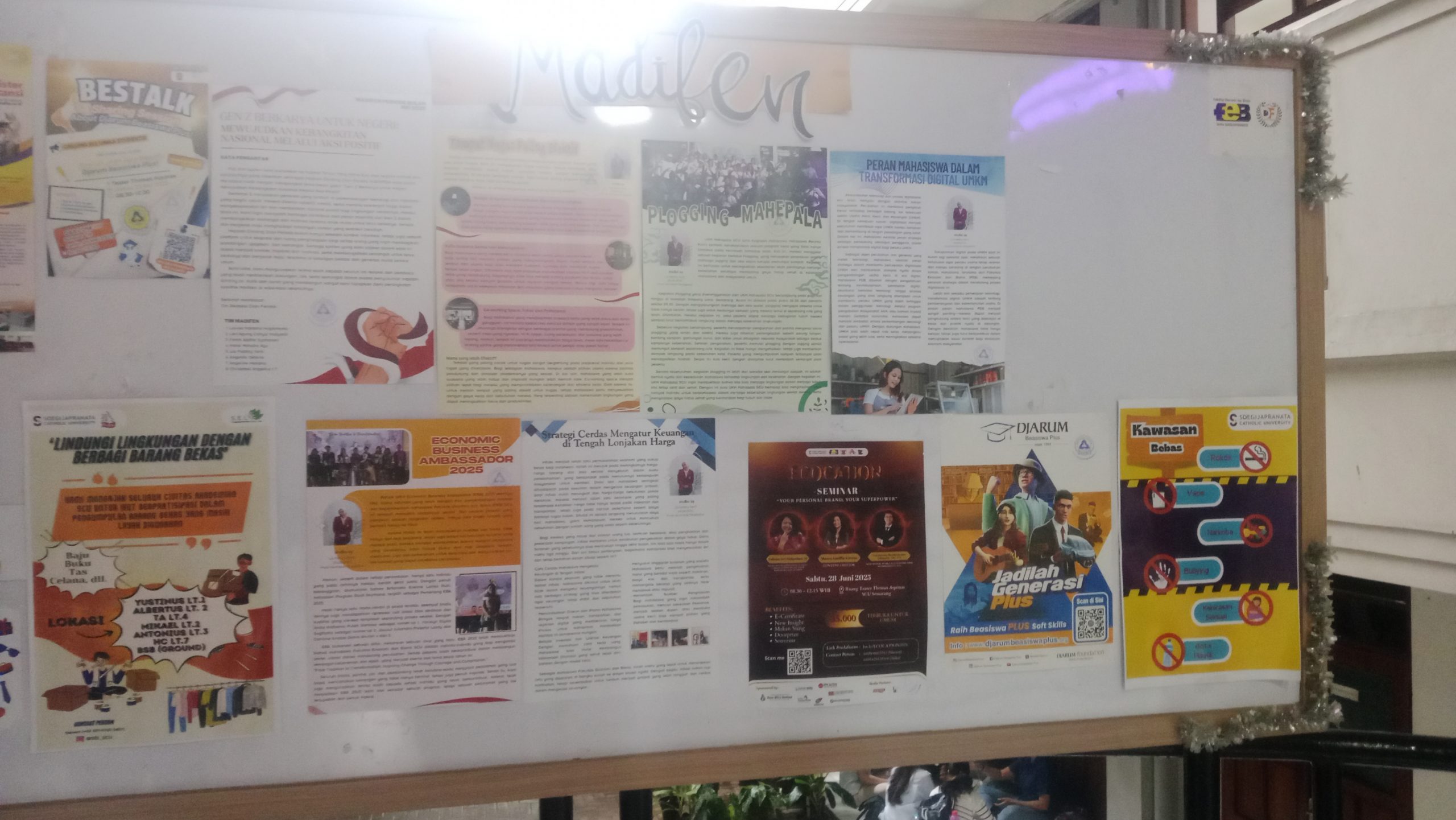 Membangun Literasi dan Komunikasi Melalui Madifen: Media Informasi dan Ekspresi Mahasiswa FEB SCU