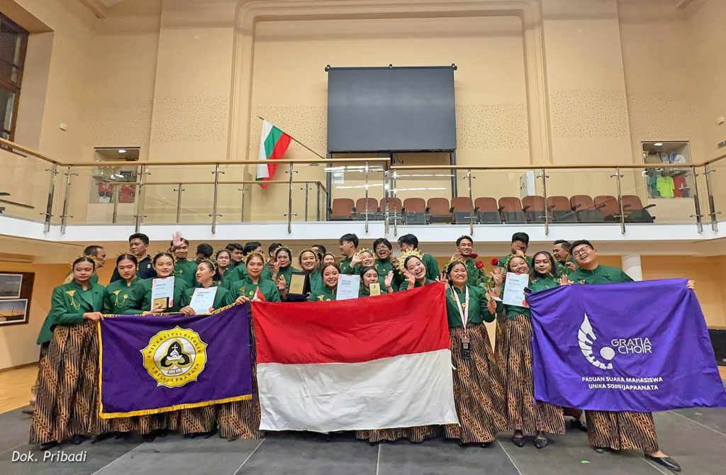 Satu-satunya Wakil Indonesia, PSM Gratia Choir SCU Juara Grand Prix 43rd International Choir Competition di Bulgaria