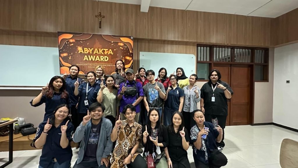PSDM BEM Psikologi SCU Berikan Apresiasi kepada UKMF dan Club Selama 1 Periode Kepengurusan 