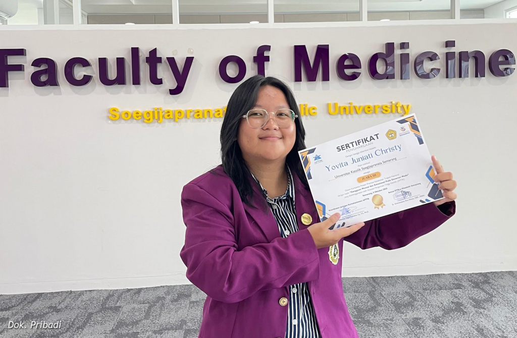 Juarai Kompetisi Poster Nasional, Mahasiswa FK SCU Angkat Isu Depresi di Kalangan Generasi Muda