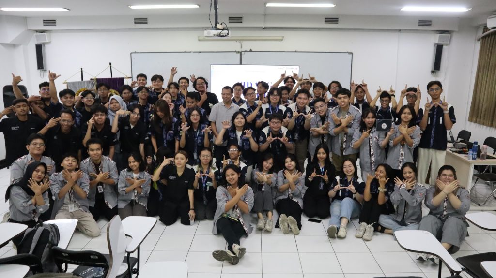 SM-FIKOM SCU Gelar Sidang Akhir 2024/2025
