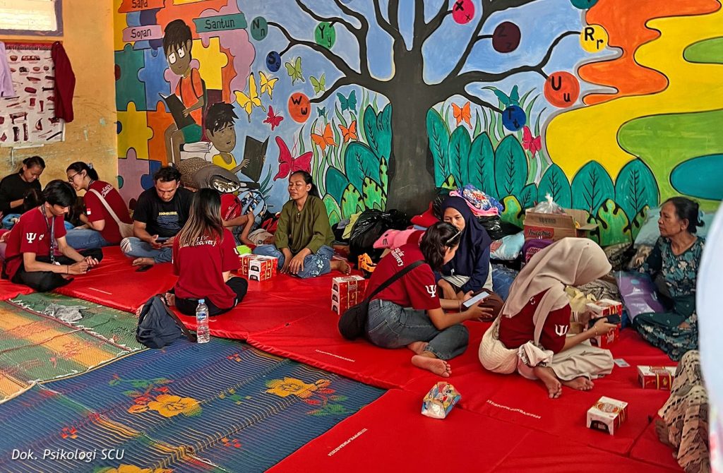 CTR FPsi SCU Terjunkan Mahasiswa dan Alumni untuk Dukungan Psikososial Korban Longsor Banjarnegara