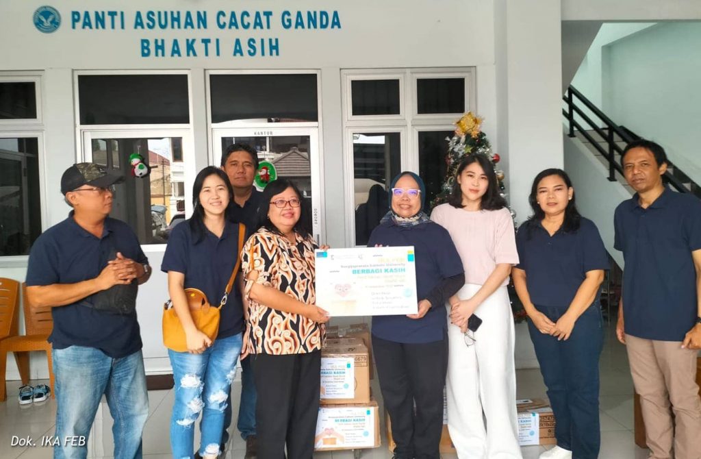 IKA FEB SCU Berikan Bantuan dan Santunan untuk Dua Panti Asuhan di Kota Semarang