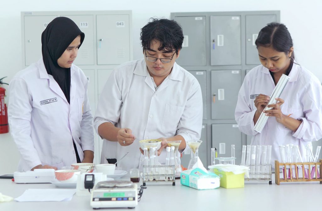 Kurikulum Pembelajaran dan Capaian Lulusan FTP SCU Raih Pengakuan Lembaga Profesi Pangan Internasional, jadi PTS Pertama dan Satu-Satunya di Indonesia